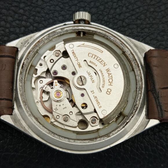 Vintage 1981 Citizen Automatic Mens Silver Watch W/daydate & Red accents - Picture 10 of 10